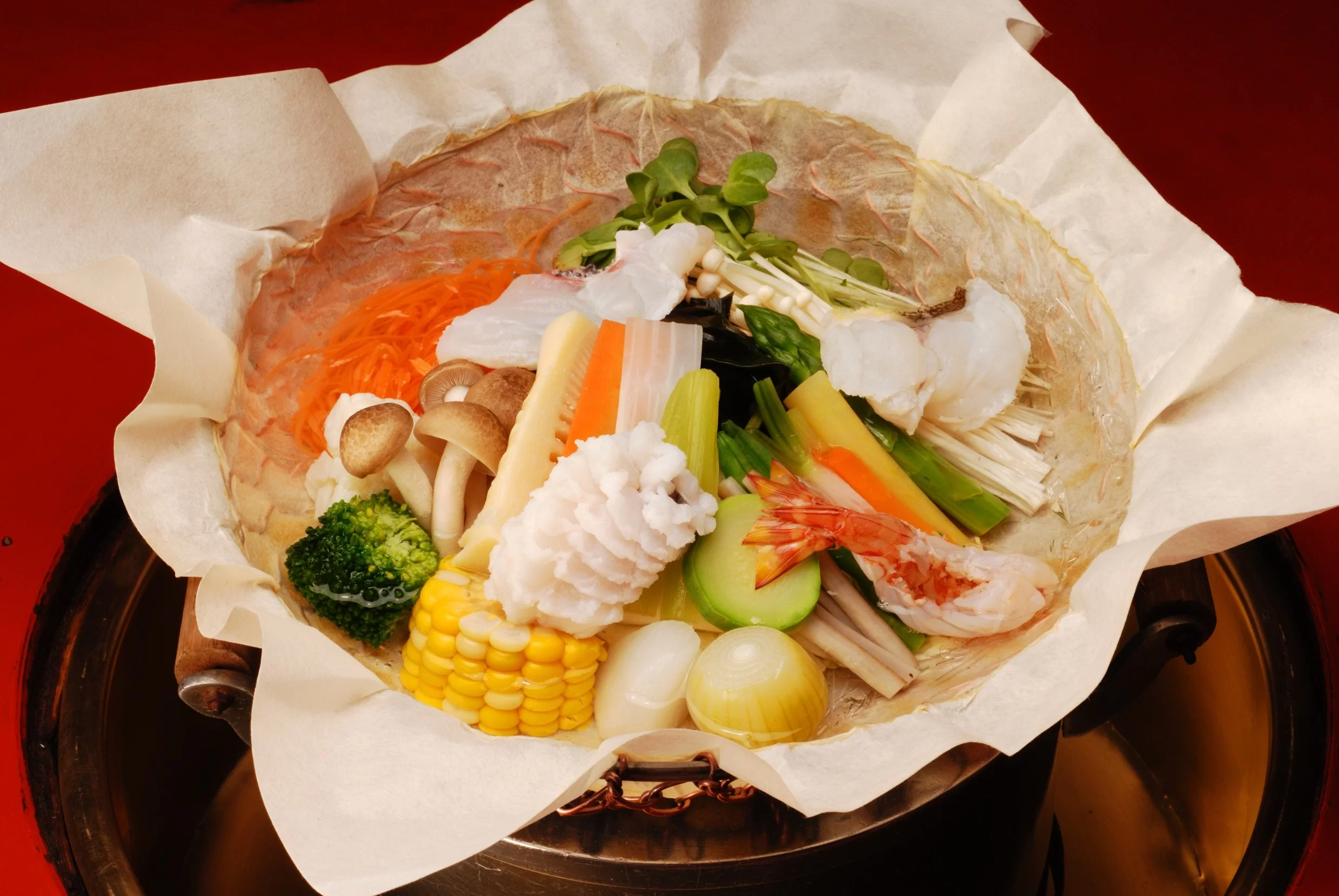 Độc lạ món lẩu giấy Nhật Bản khách vừa ăn vừa sợ cháy nồi-3.webp