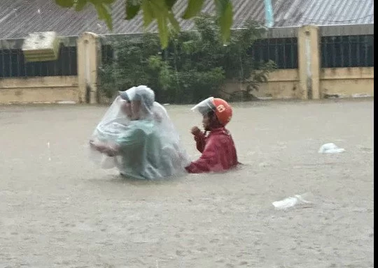 Thời tiết ngày 30/11: Không khí lạnh gây đợt mưa lớn ở Trung Bộ